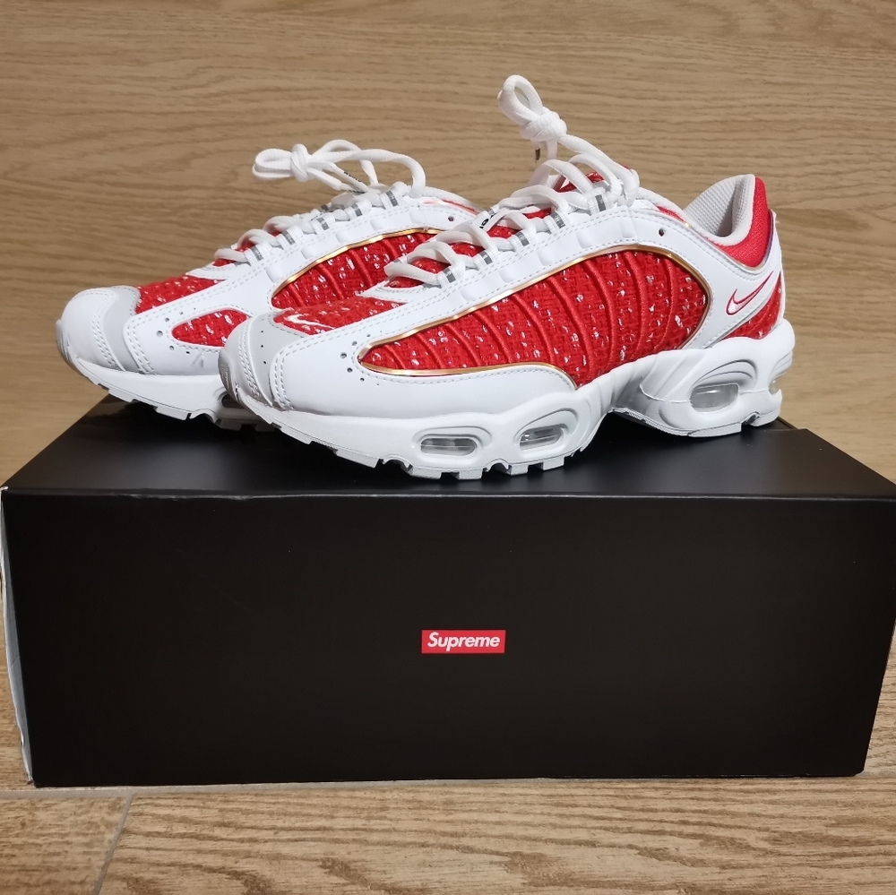 Supreme X Nike Air Max Tailwind IV